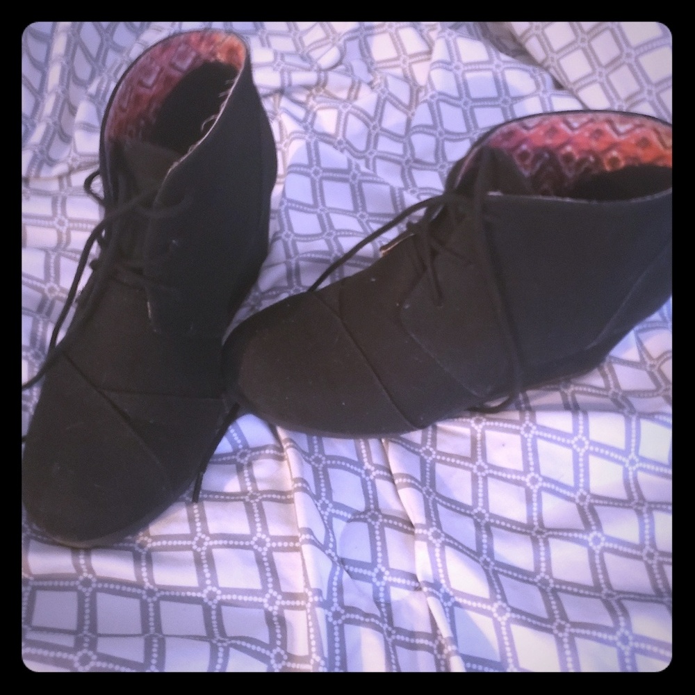 Wedged booties